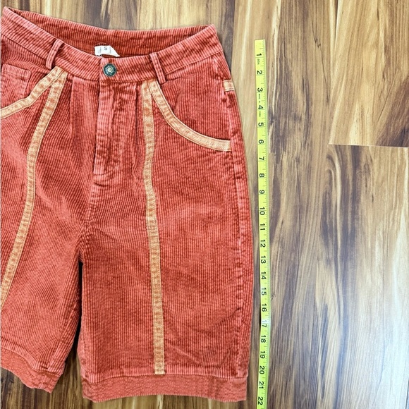 Easel Corduroy Shorts in Rust and Tan - Picture 5 of 5
